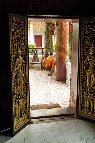 Monjes en Wat Paphaimisaiyaram