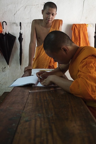 Monjes en Wat Xieng Muan -2-