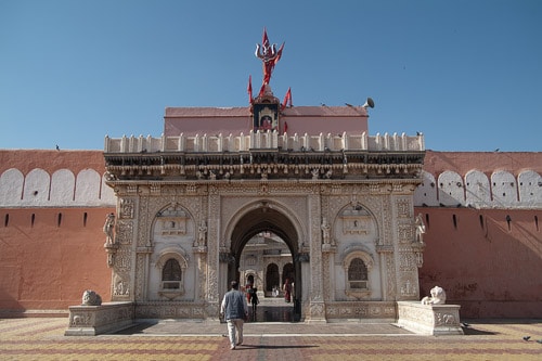 La bonita entrada al templo La bonita entrada al templo