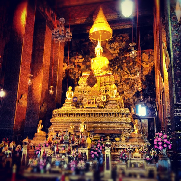 Interior de uno de los templos en Bangkok
