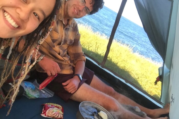 10 días realizando el North West Circuit de Stewart Island 12 Cocinando las pauas que los cazadores nos dieron