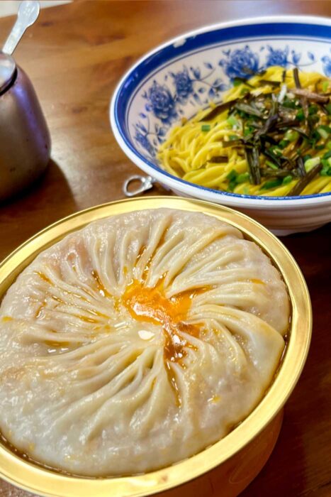 Dónde comer en Pekín: restaurantes de la capital china para todos los bolsillos 8 empanadilla gigante