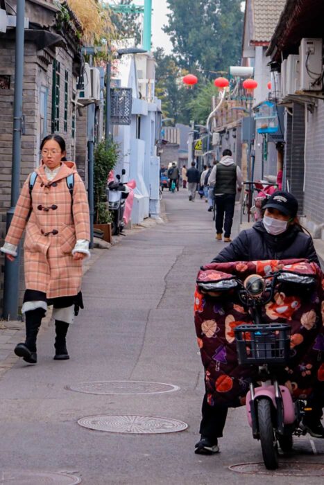 Hutongs de Pekín: ruta por las calles más bellas de la capital china 3 Un callejón de 'hutongs' junto a la Ciudad Prohibida