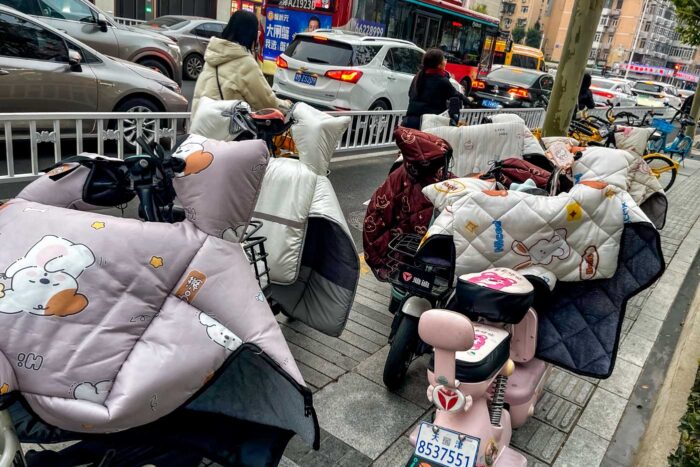 PEKÍN 10 Motos chinas en invierno