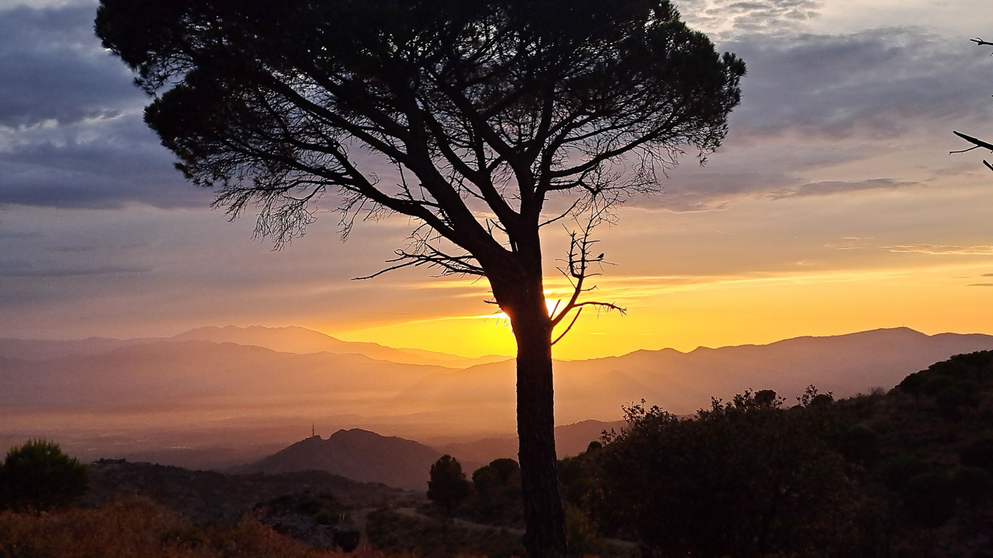 Etapa 1: Cabo de Creus - Sant Pere de Rodes. Transpirenaica GR11. 6 Atardecer en la primera etapa desde mi zona de vivac