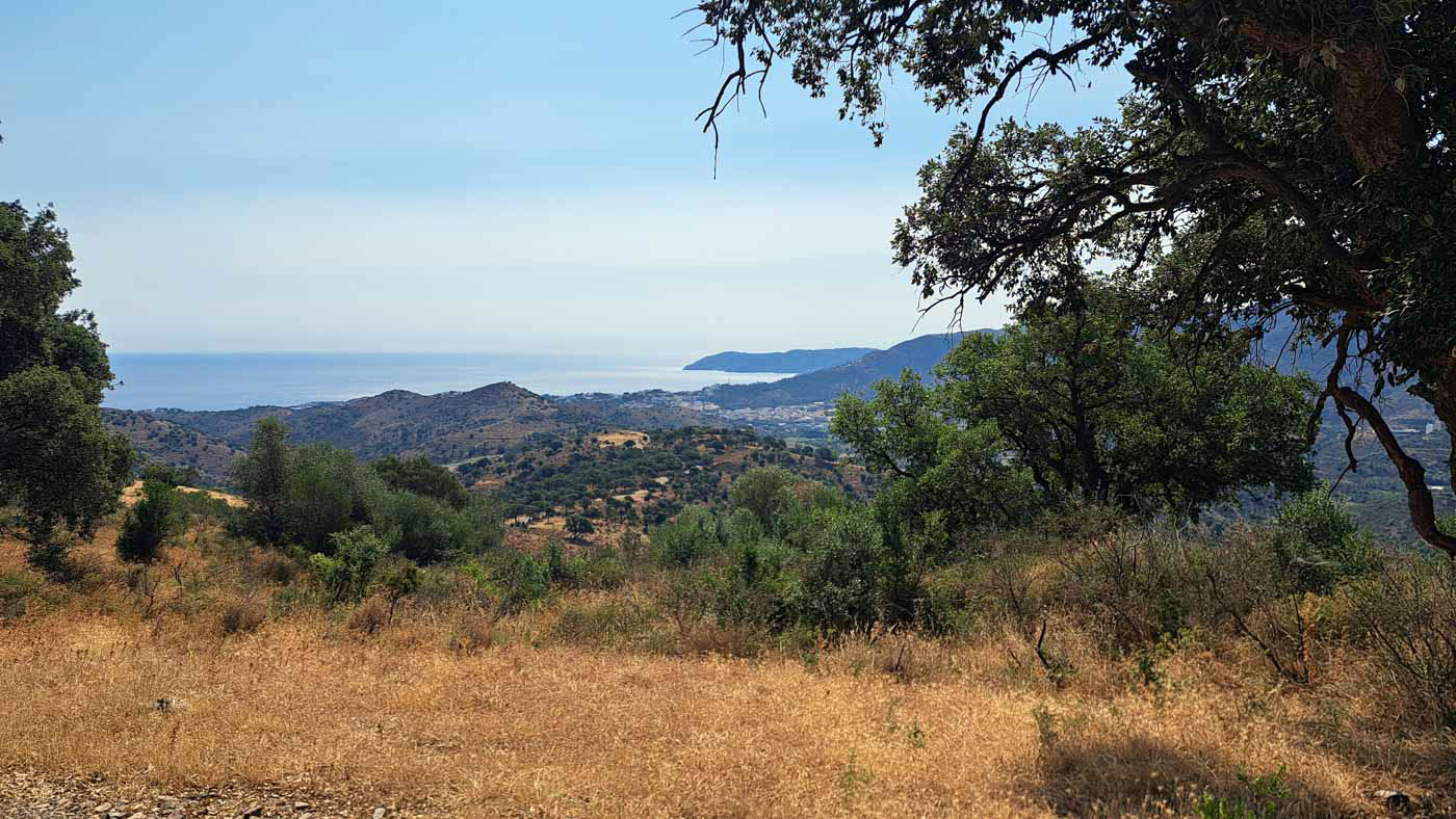 Etapas de la Transpirenaica GR11 en Cataluña 3 Vistas desde el camino