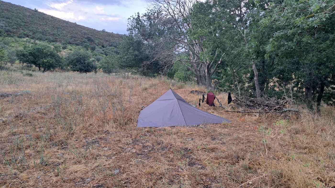 Etapa 2: Sant Pere de Rodes - Sant Quirze de Colera. Transpirenaica GR11. 5 Vivac junto al monasterio de Sant Quirze de Colera