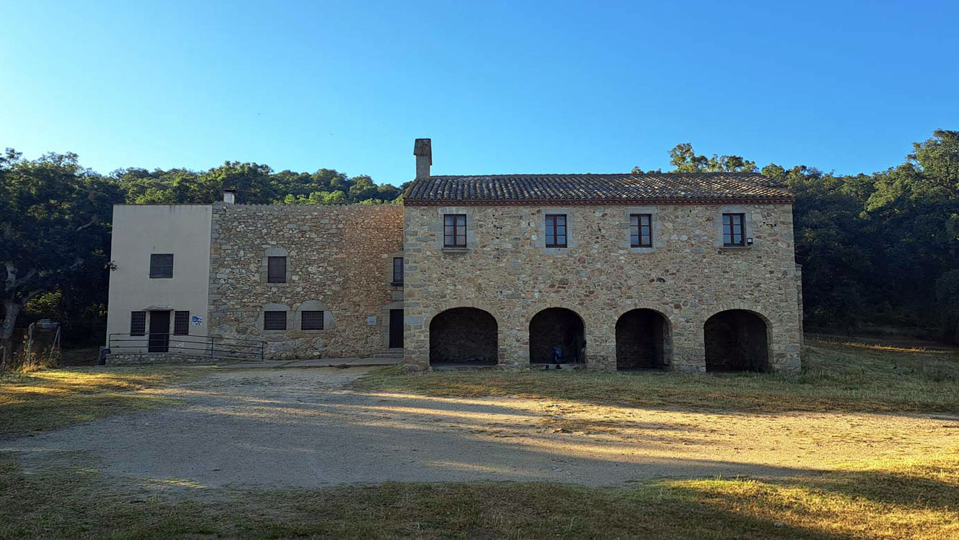 Etapas de la Transpirenaica GR11 en Cataluña 5 Ermita de Santa Eugenia