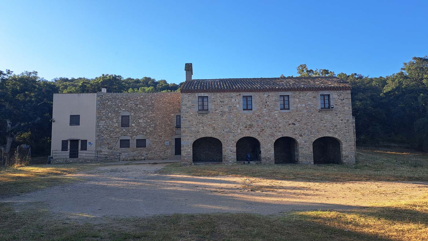 Etapa 4: Refugio Forn del Calç - Ermita de Santa Eugenia. Transpirenaica GR11. 4 Ermita de Santa Eugenia