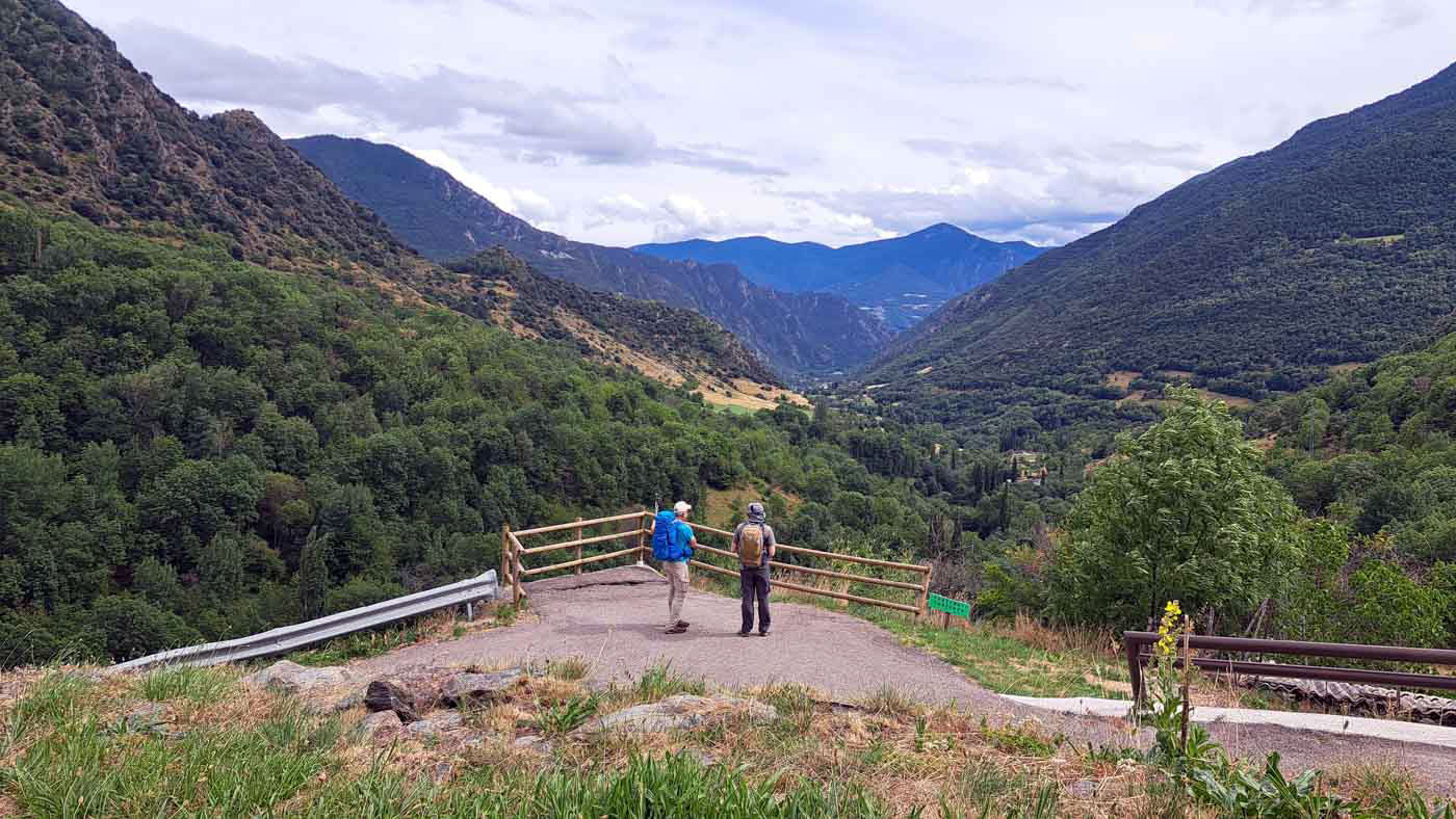 Etapas de la Transpirenaica GR11 en Cataluña 16 Un espectacular mirador de camino a Estaón