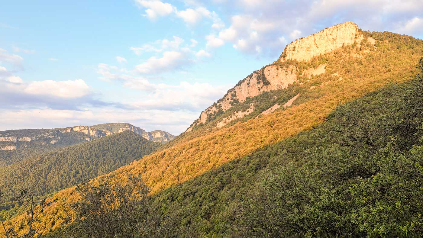 Etapa 6: Ermita de Sant Miquel de Fontfreda - Refugio Sant Miquel de Bassegoda. Transpirenaica GR11. 4 Vistas desde el refugio de Bassegoda