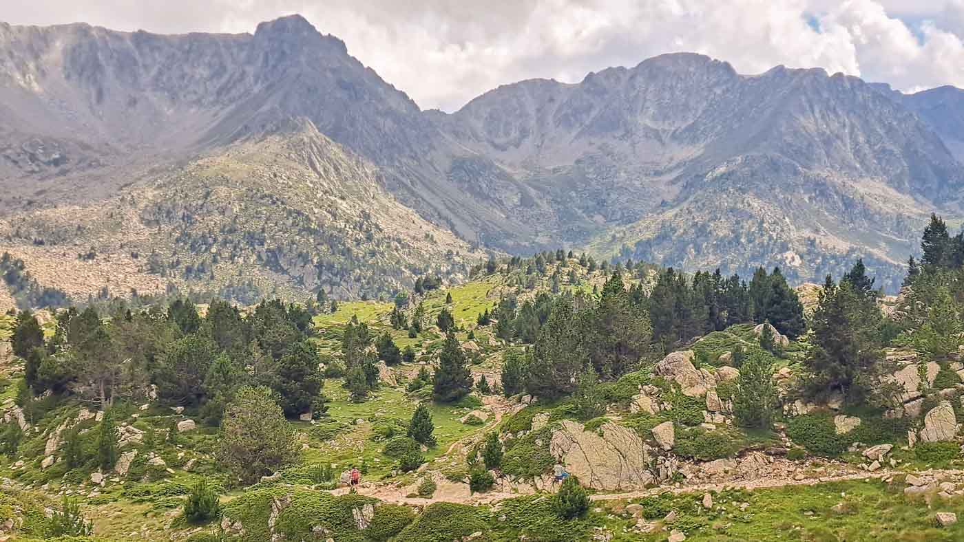 Etapa 14: Refugio de Engorgs - Refugio de Fontverd. Transpirenaica GR11. 1 Montañas con bosques