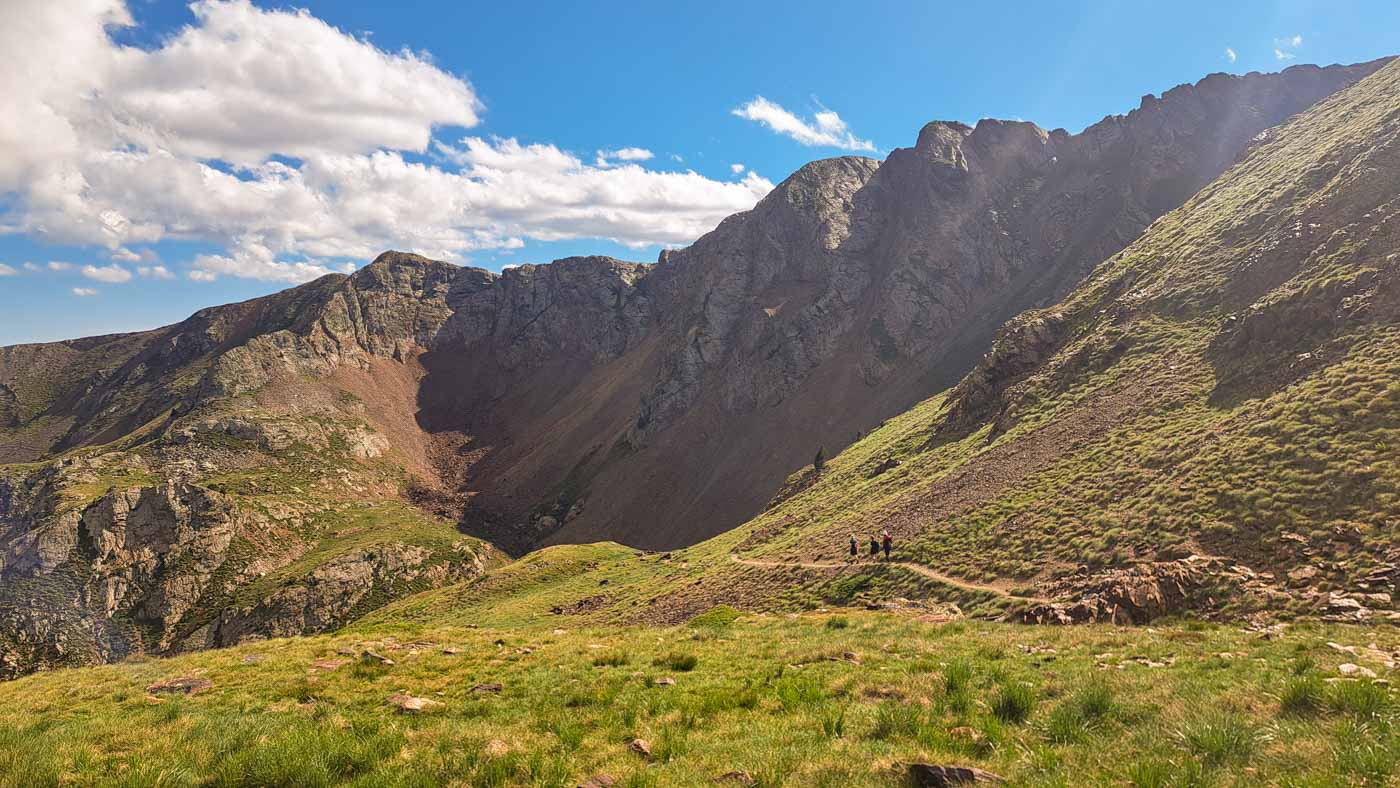 Etapa 16: Arans - Laguna Baiau. Transpirenaica GR11. 3 GR11 Etapa 16 Subida valle comapedrosa