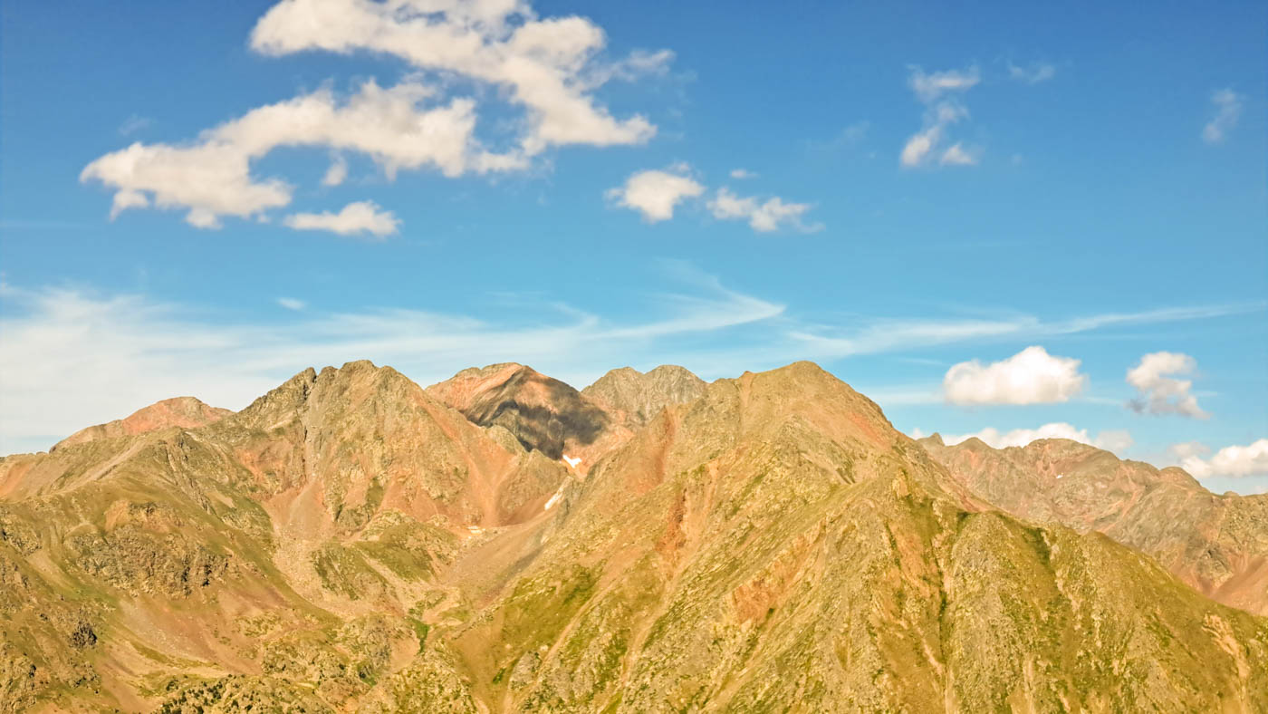 Etapa 17: Laguna Baiau - Cabaña Ribera de Boldis. Transpirenaica GR11. 4 Pica d'Estats, el pico más alto de Cataluña