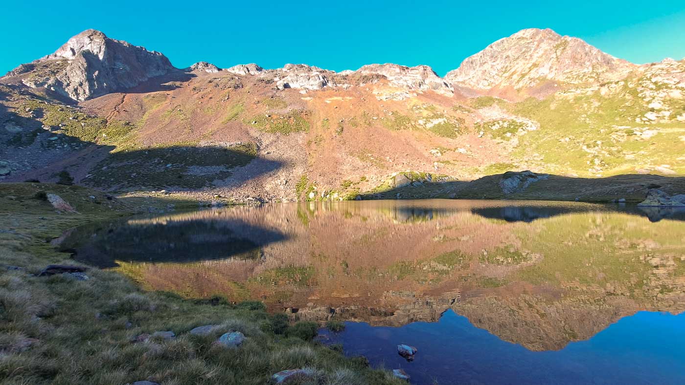 Etapa 17: Laguna Baiau - Cabaña Ribera de Boldis. Transpirenaica GR11. 1 GR11 Etapa 17 laguna baiau