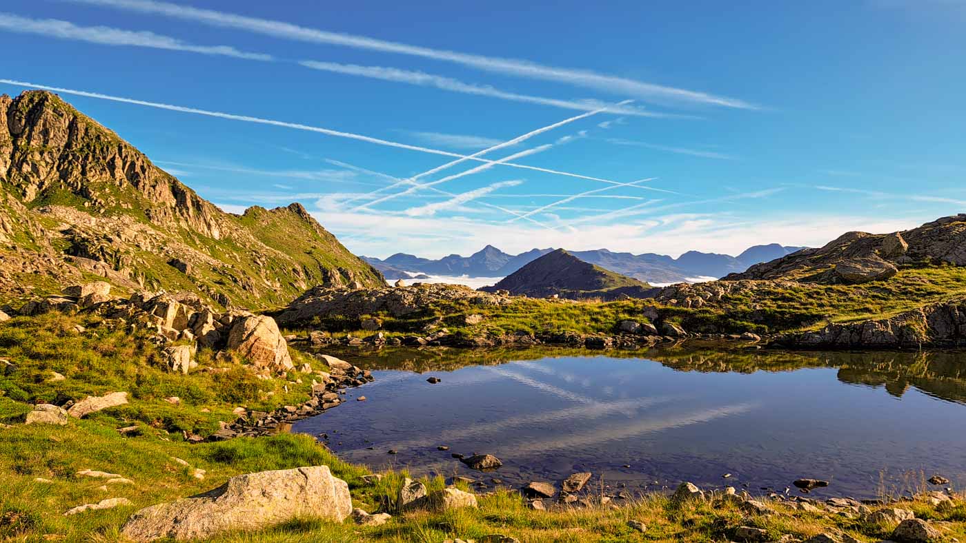 Etapa 21: Refugio Colomers - Boí. Transpirenaica GR11. 1 Una de tantas lagunas del PN Aigüestortes
