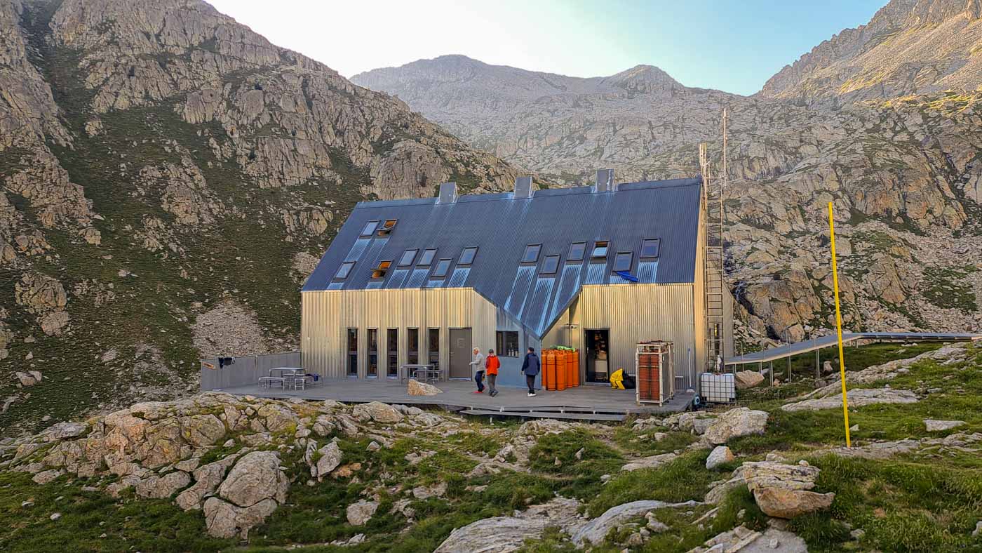 Etapas de la Transpirenaica GR11 en Aragón 2 GR11 Etapa 23 refugio cap de llauset 1