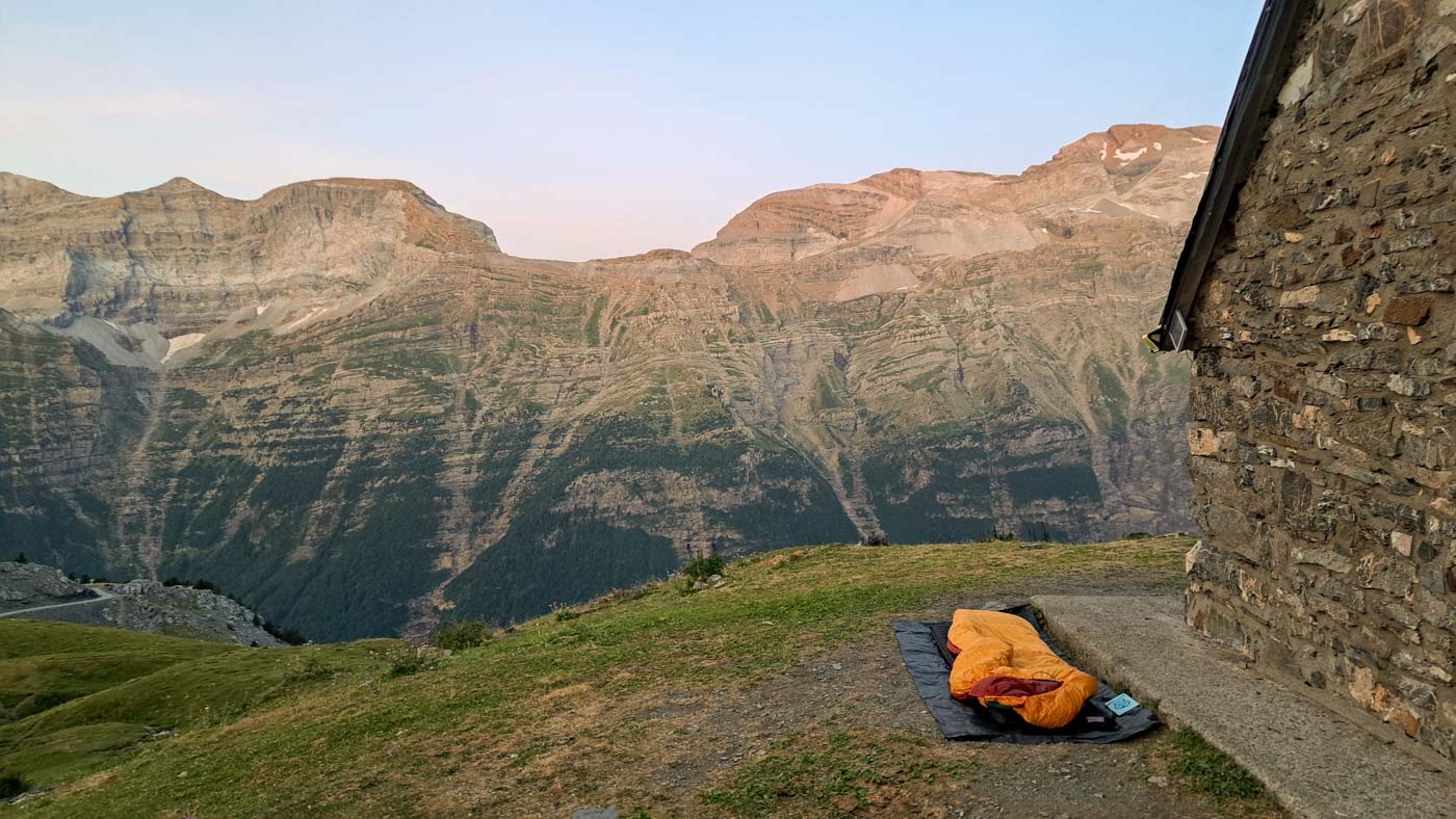 Etapa 28: Refugio del Ibón de Urdiceto - Refugio de la Estiva. Transpirenaica GR11. 6 Vivaquear con estas vistas no tiene precio