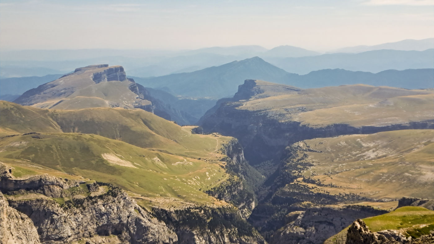 Etapa 29: Refugio de la Estiva - Refugio de Góriz. Transpirenaica GR11. 7 Cañón de Añísclo desde la faja de las Olas