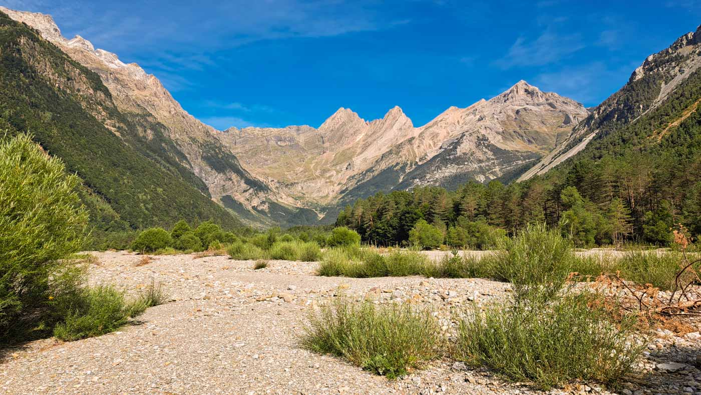 Etapa 29: Refugio de la Estiva - Refugio de Góriz. Transpirenaica GR11. 4 Valle de Pineta