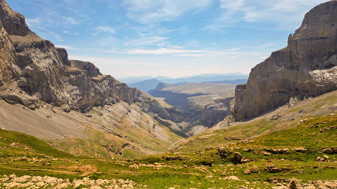 Etapa 29: Refugio de la Estiva - Refugio de Góriz. Transpirenaica GR11. 6 GR11 Etapa 29 vistas desde anisclo sur