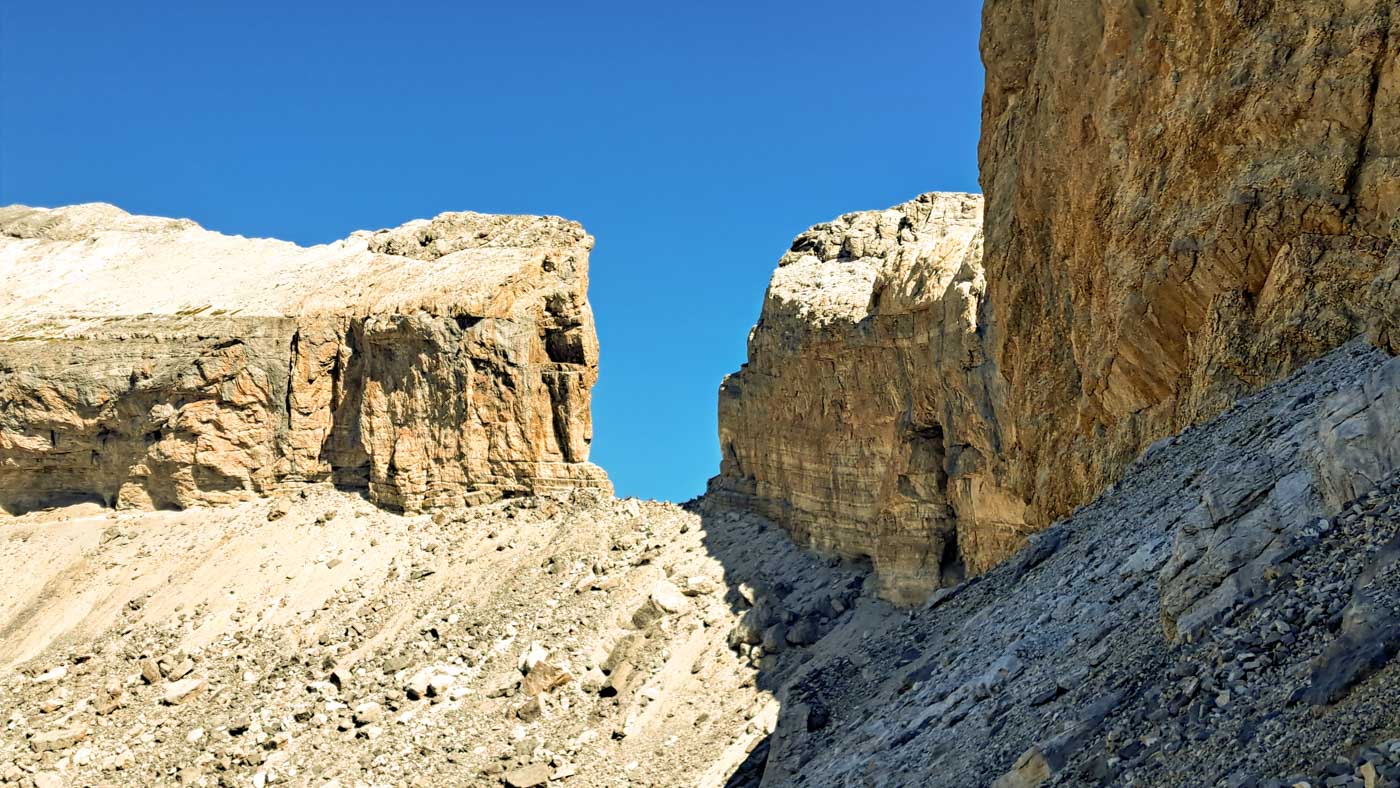 Etapa 30: Refugio de Góriz - Refugio de Bujaruelo. Transpirenaica GR11. 5 La peculiar brecha de Rolando (o Roldán)