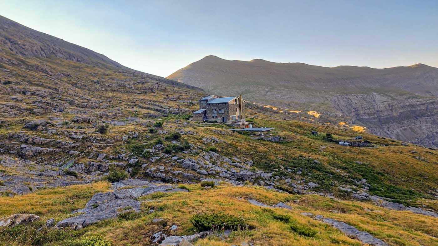 Etapa 30: Refugio de Góriz - Refugio de Bujaruelo. Transpirenaica GR11. 2 Dejamos atrás el refugio de Góriz