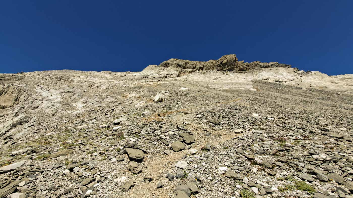Etapa 30: Refugio de Góriz - Refugio de Bujaruelo. Transpirenaica GR11. 4 Subida pedregosa al Casco de Marboré