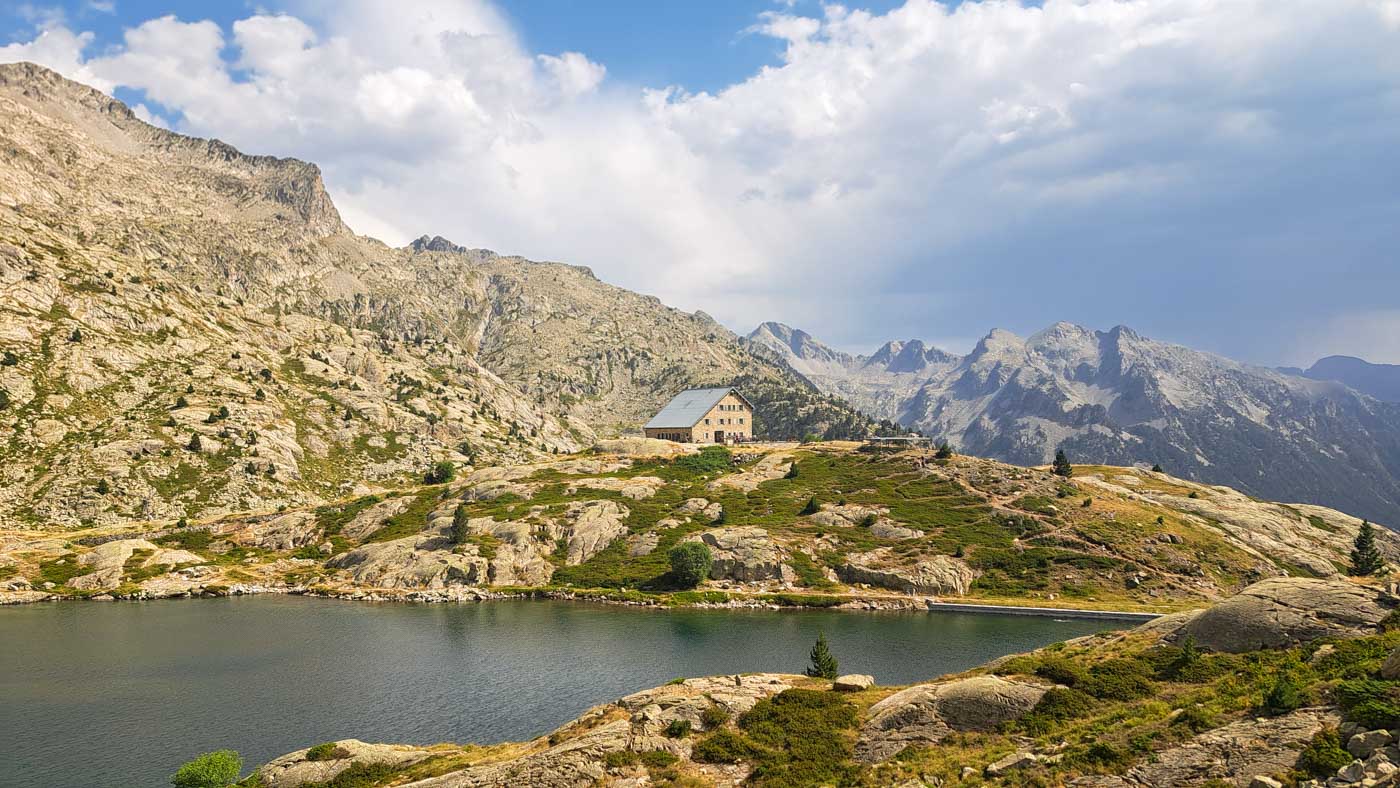 Etapa 32: Vivac en río Ara - Ibón de Llena Cantal. Transpirenaica GR11. 4 Refugio de Bachimaña