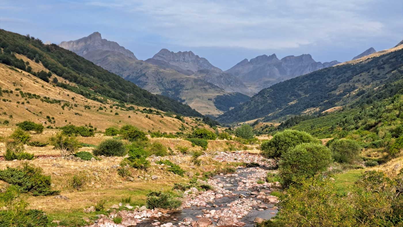 Etapas de la Transpirenaica GR11 en Aragón 15 Río Aragón Subordán
