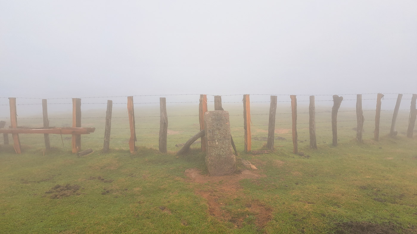 Etapa 42: Cabaña de Azaldegi - Elizondo. Transpirenaica GR11. 3 GR11 Etapa 42 frontera francia