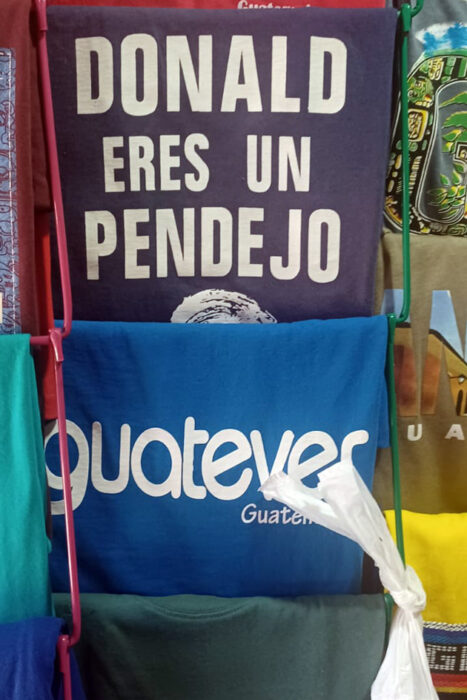 Guatemala. Con los hijos del maíz. 19 Camisetas con mensaje