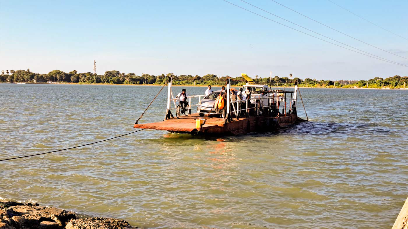Jaffna, la antigua capital cultural tamil 17 Ferry para cruzar entre las islas de Kayts y Karainagar