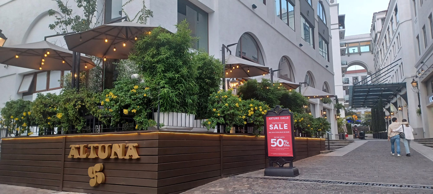 En Guatemala de la Asunción, hija de un terremoto 23 Tiendas y franquicias por doquier