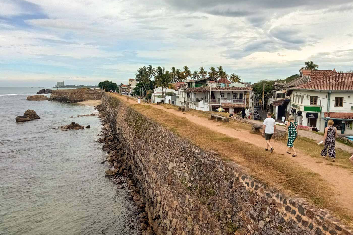 Galle, el faro sur de Sri Lanka 19 Caminando por la muralla