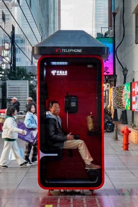 Nanjing Road, ¿un bonito centro en Shanghái o consumismo estéril? 7 Nanjing Road cabina teléfono China
