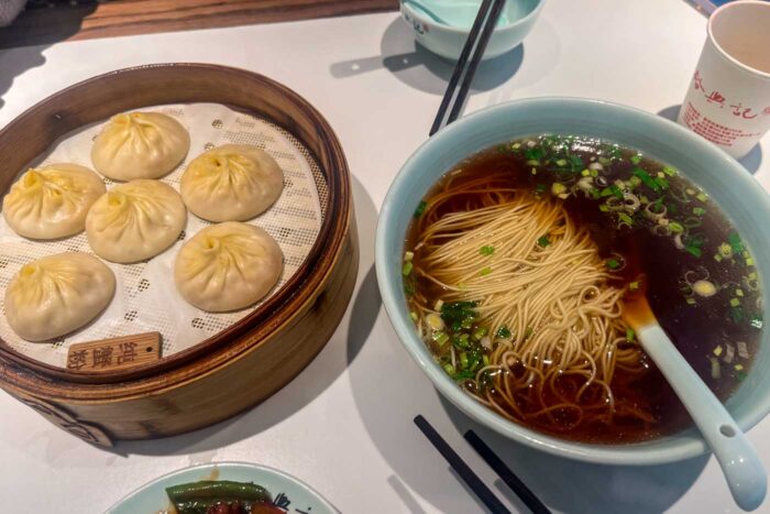 Dónde comer en Shanghái: restaurantes para todos los bolsillos 4 xiaolongbao en Shanghái y fideos
