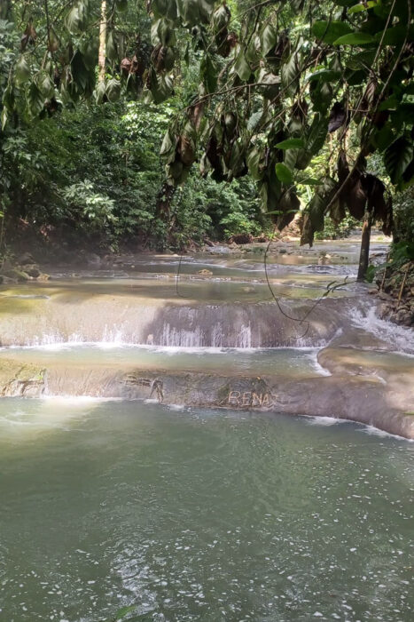 Con los hijos del maíz. Livingston. Territorio garífuna. 10 Los 7 Altares