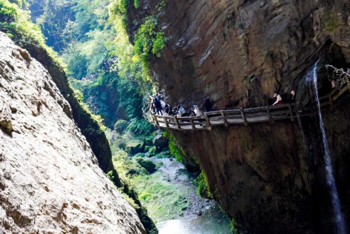 Cantando en el bus entre aceites picantes: así fue mi tour chino organizado 6 garganta de Longshuixia