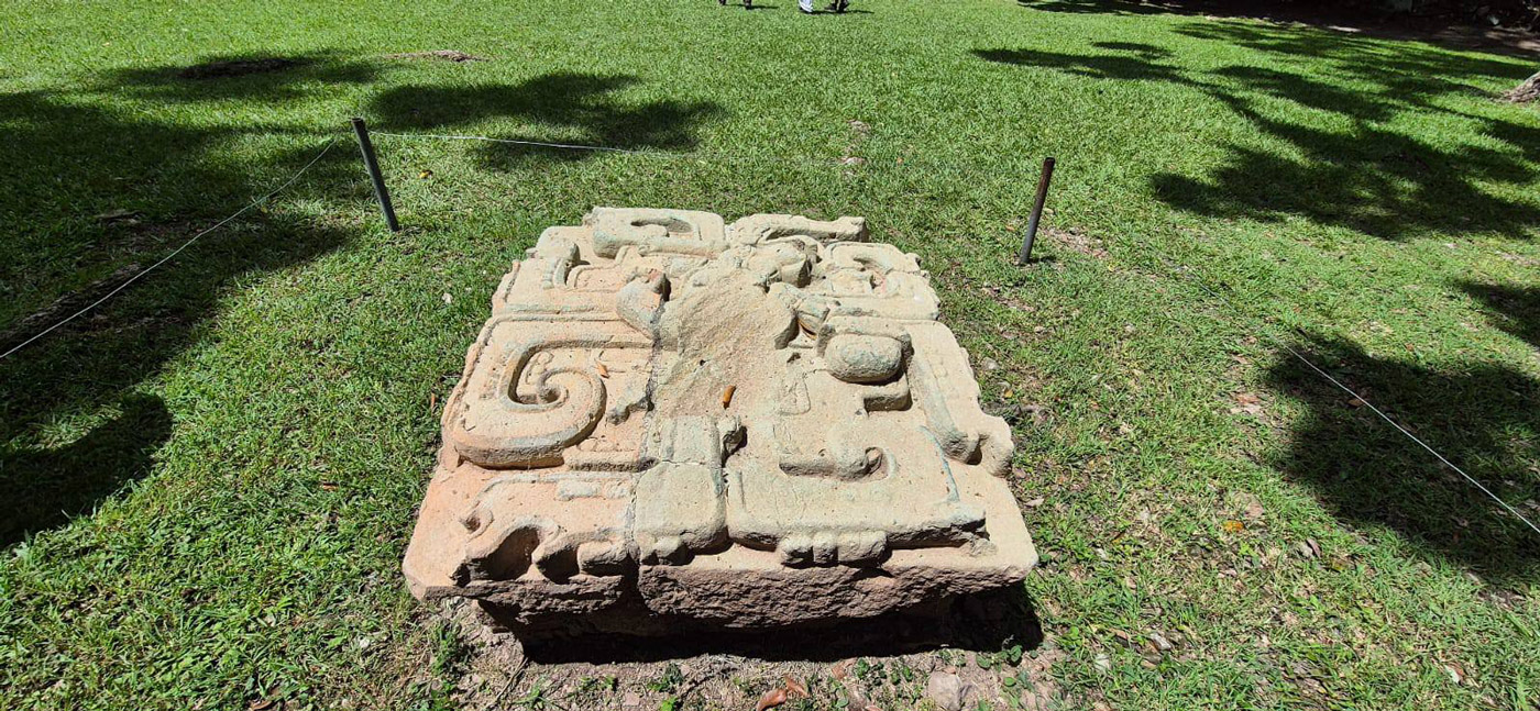 Con los hijos del maíz. En Copán Ruinas, entre catrachos (gentilicio de los hondureños) 23 Relieves