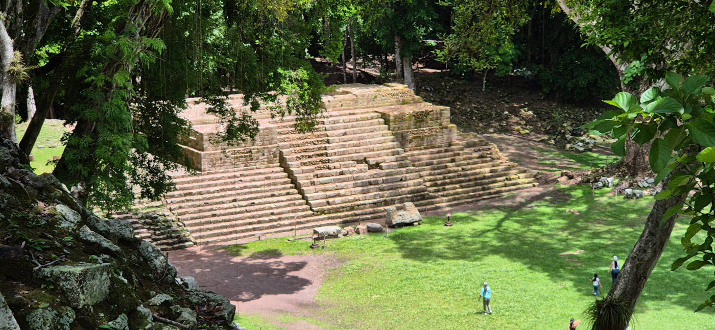 Con los hijos del maíz. En Copán Ruinas, entre catrachos (gentilicio de los hondureños) 20 Perspectiva de Copán