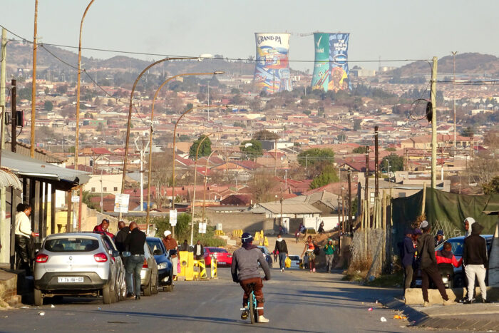 La aventura de recorrer Sudáfrica en moto durante tres meses 3 Johannesburgo, la ciudad más poblada del país