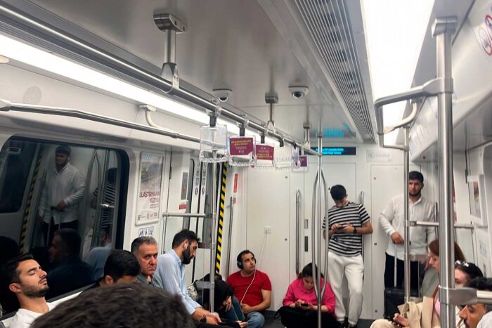 Escala en Estambul: cómo visitar la ciudad entre vuelos 6 Metro en Estambul