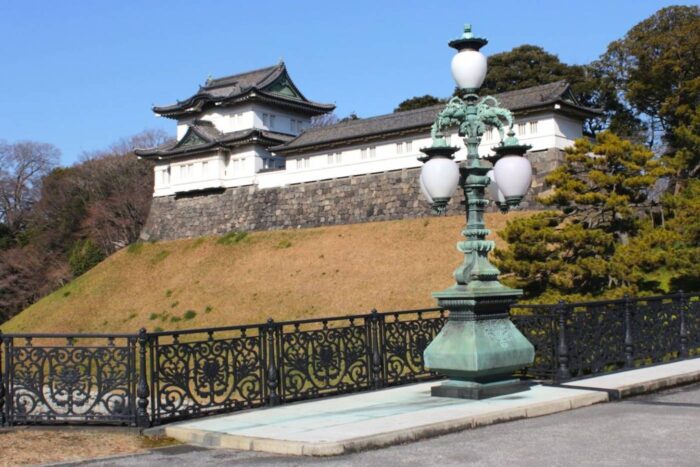 Castillo de Edo: la fortaleza samurái que perdió su torre y ganó un emperador 97 Torreta de vigilancia del castillo de Edo, actual Palacio Imperial