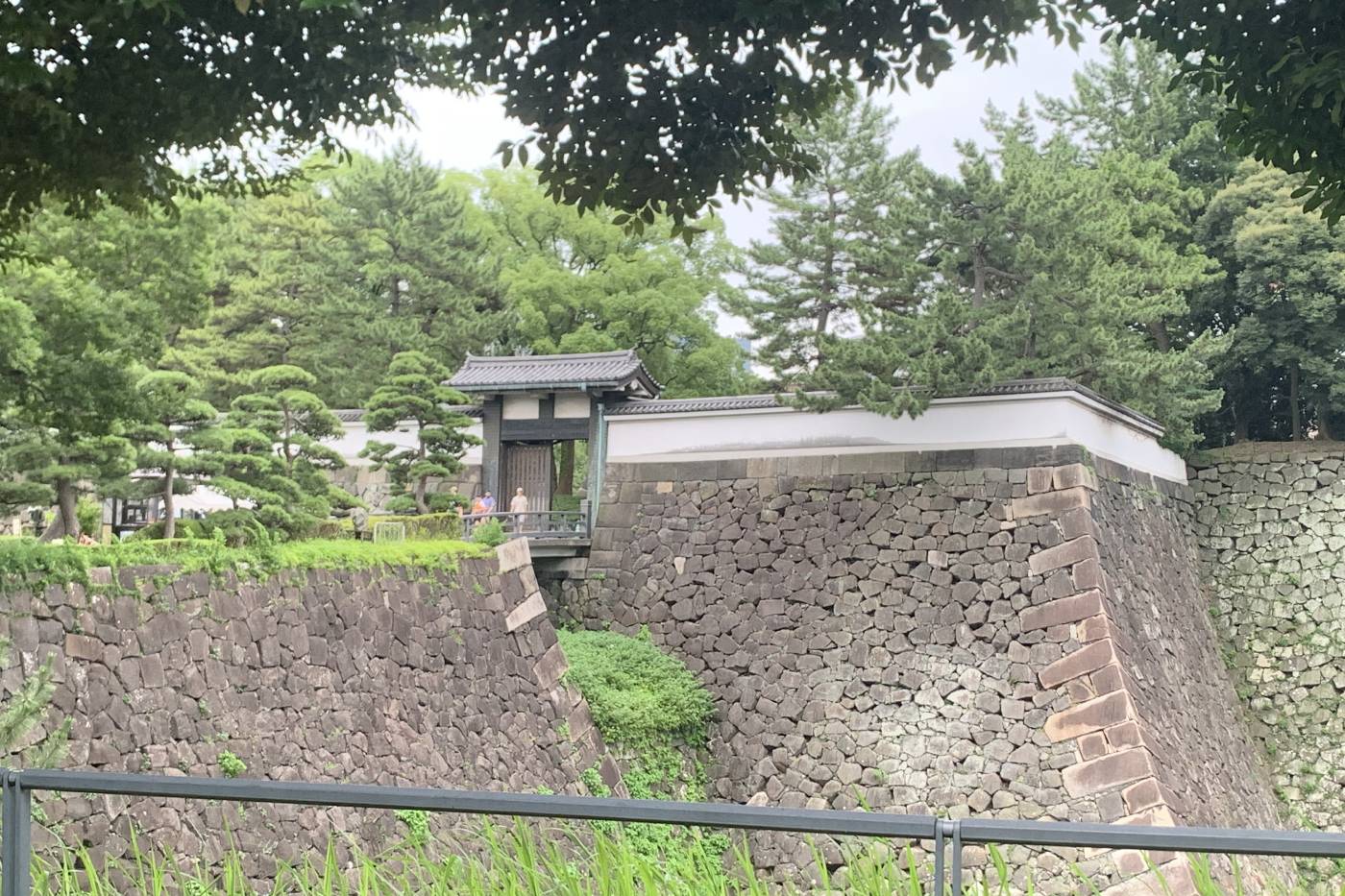 Castillo de Edo: la fortaleza samurái que perdió su torre y ganó un emperador 108 Algunas partes de la muralla exterior conservan aún su forma original