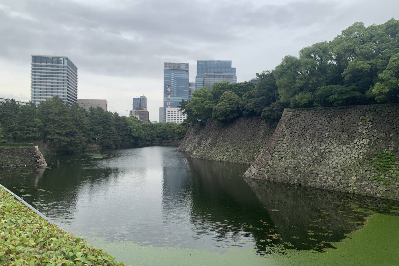 Castillo de Edo: la fortaleza samurái que perdió su torre y ganó un emperador 110 Los fosos que rodean el castillo también tienen unas dimensiones impresionantes