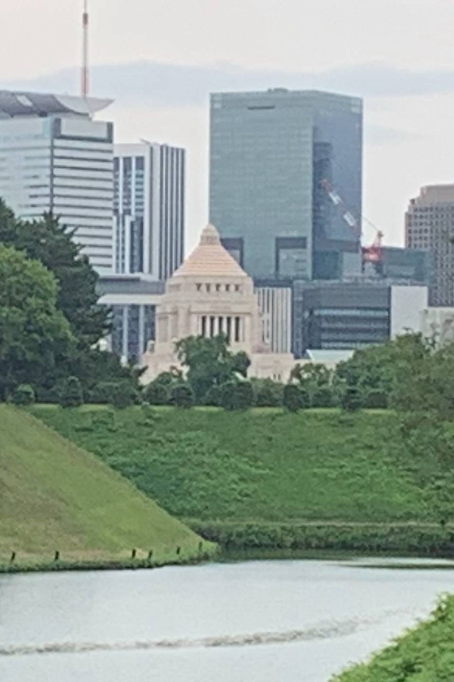 El Palacio Imperial de Tokio como nunca lo has visto -ni te lo han contado- 166 Silueta del edificio de la Dieta, el parlamento nacional japonés