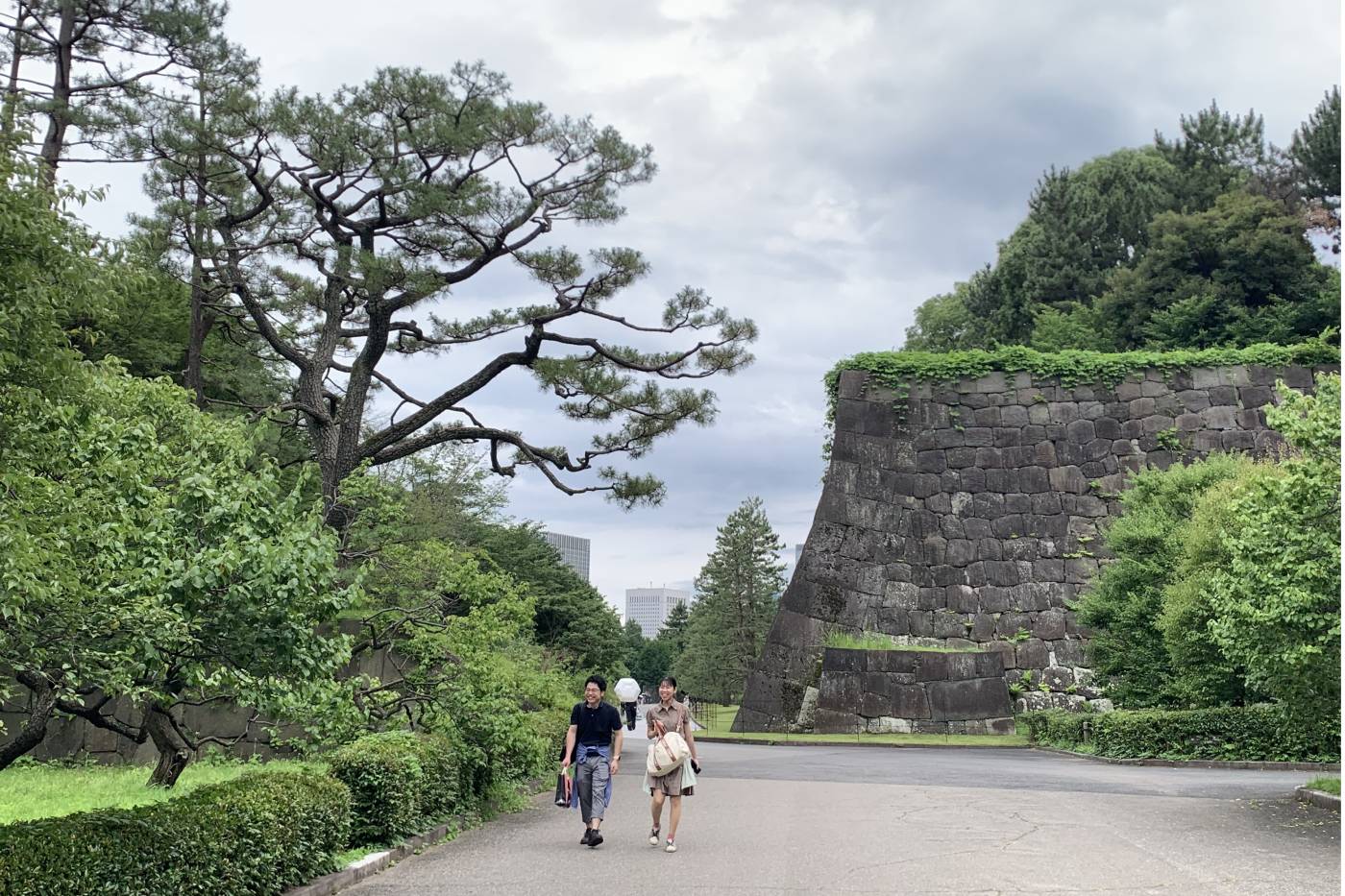 El Palacio Imperial de Tokio como nunca lo has visto -ni te lo han contado- 154 Paseando a la vera de las murallas