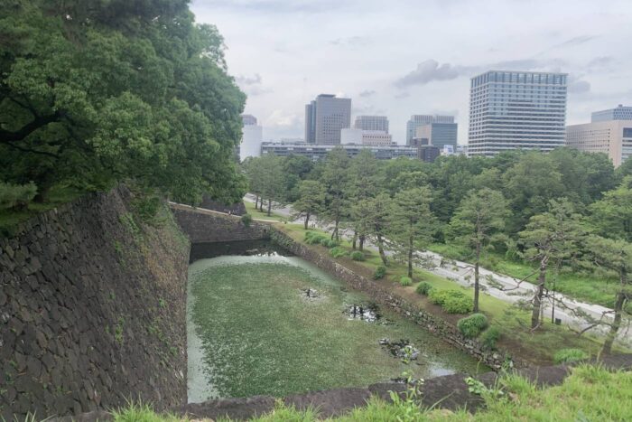 El Palacio Imperial de Tokio como nunca lo has visto -ni te lo han contado- 155 Rascacielos vistos desde las almenas del castillo: el viejo Edo y la moderna Tokio se dan la mano