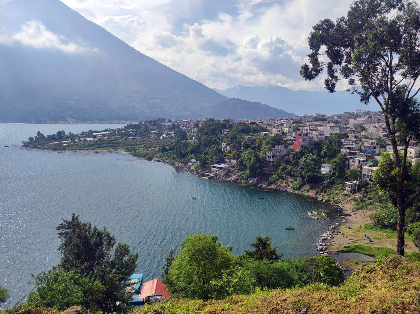 Con los hijos del maíz. De visita a Maximón, el santo fumador en el lago Atitlán 14 Santiago Atitlán